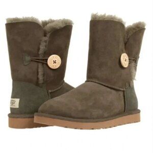 UGG Bailey Button Boots Size 8